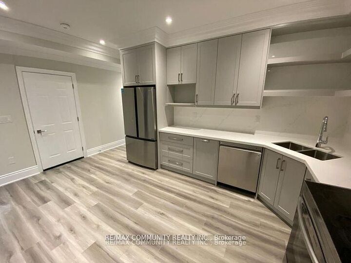 Property Photo:  118 Queen Street  ON L1M 1C3 