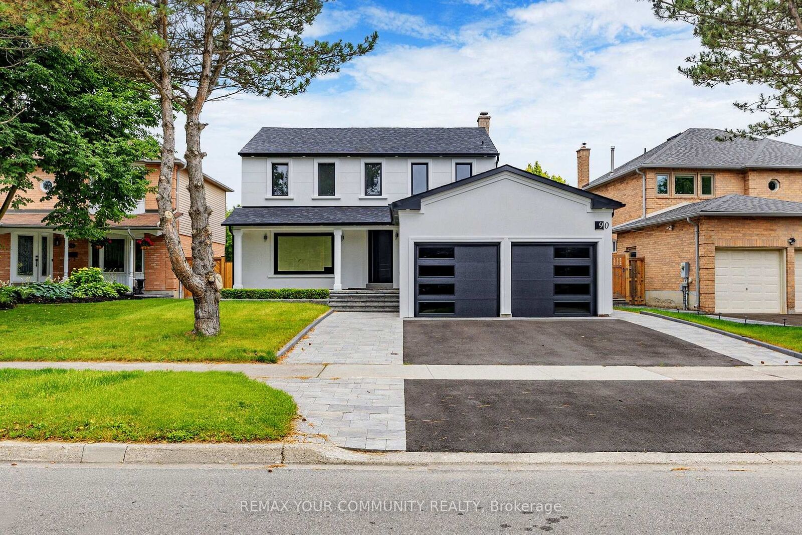 Property Photo:  90 Tamarac Trail  ON L4G 5S1 