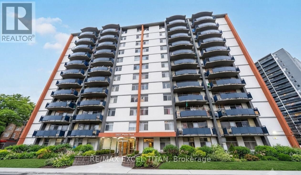 Property Photo:  2255 Weston Road B101  ON M9N 1Y5 