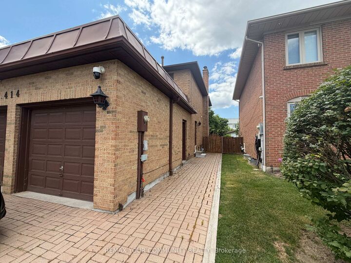 Property Photo:  414 Wycliffe Avenue  ON L4L 3P4 