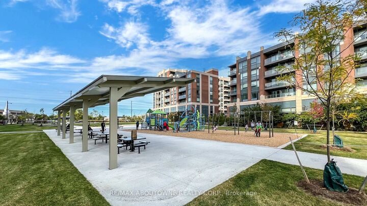 Property Photo:  18 Uptown Drive 921  ON L3R 5M5 