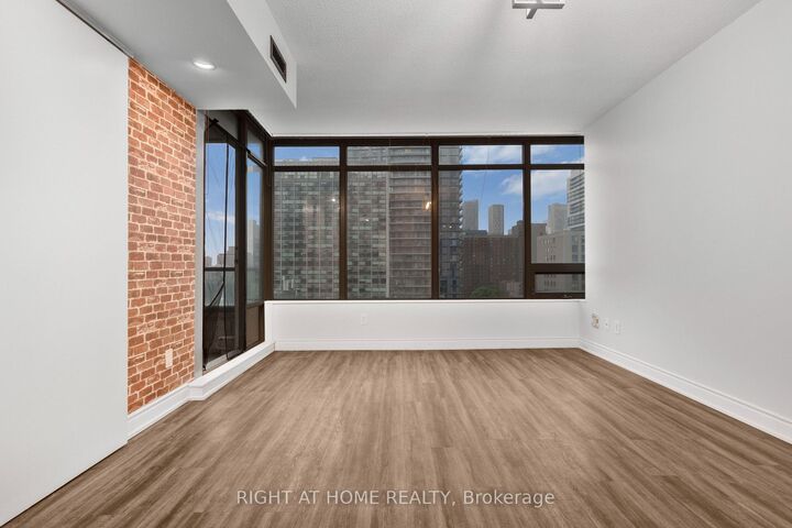Property Photo:  281 Mutual Street 1102  ON M4Y 3C4 