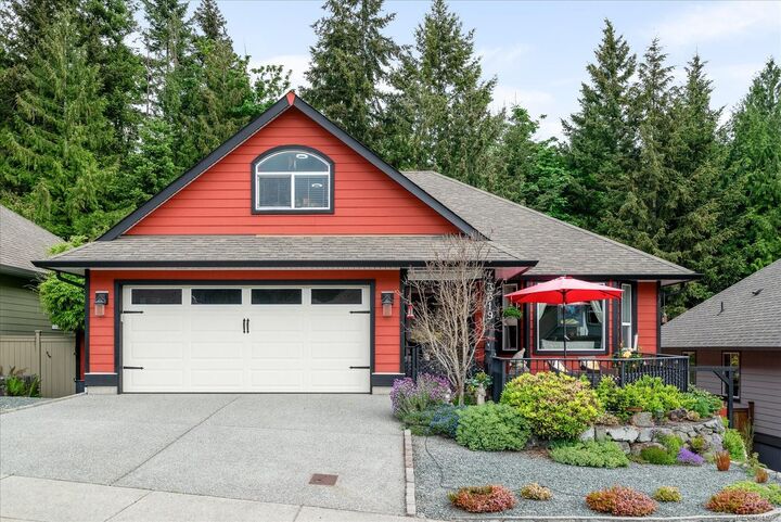 Property Photo: 3319 Cook St BC V0R 1K2