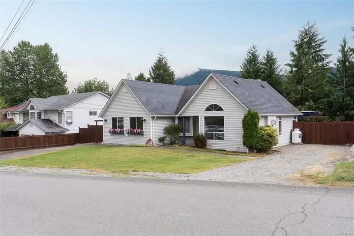 108 River Rd — photo 1