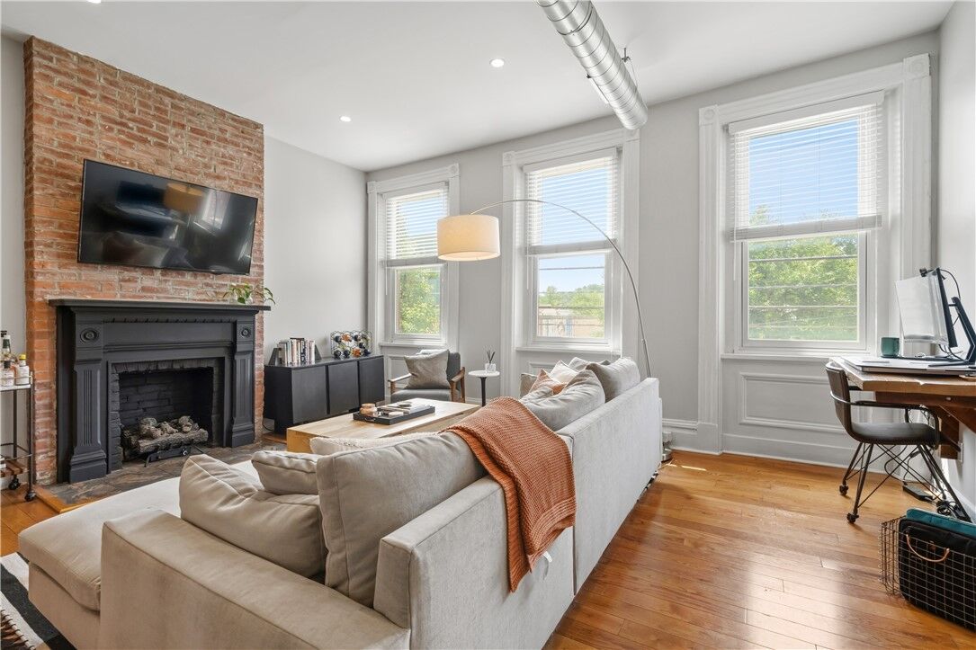 Property Photo: 5158 Butler St 1 PA 15201