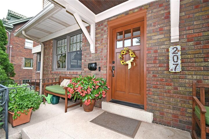 Property Photo:  207 Jefferson Dr  PA 15228 