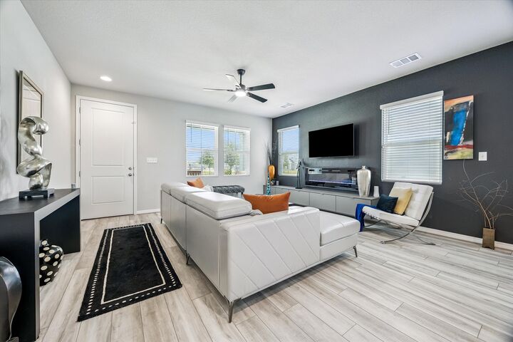Property Photo: 304 Stroll Way TX 76574