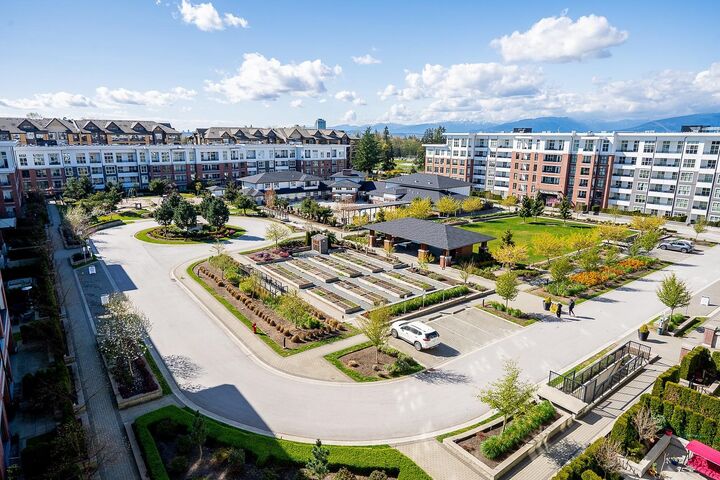 8150 207 Street C620 — photo 1