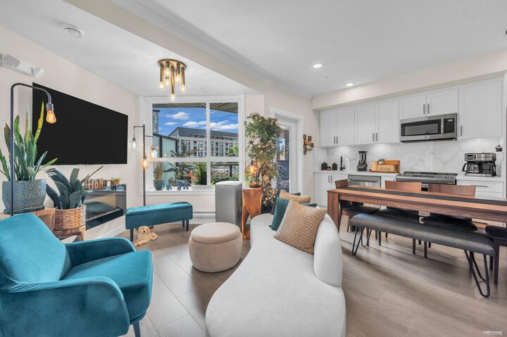 Property Photo:  12109 223 Street 225  BC V2X 5Y6 