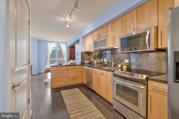 Property Photo:  1025 1st Street SE 907  DC 20003 
