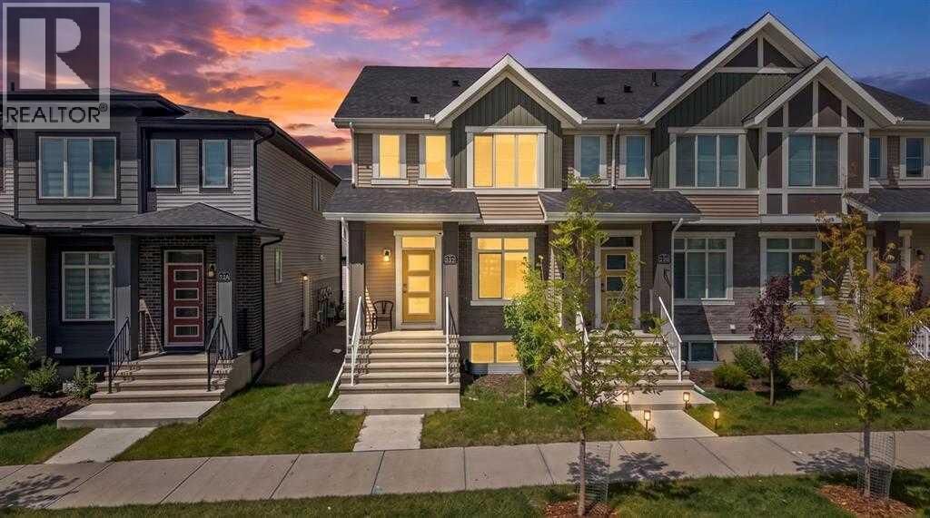 Property Photo:  242 Carrington Gate Northwest  AB T3P 1E1 