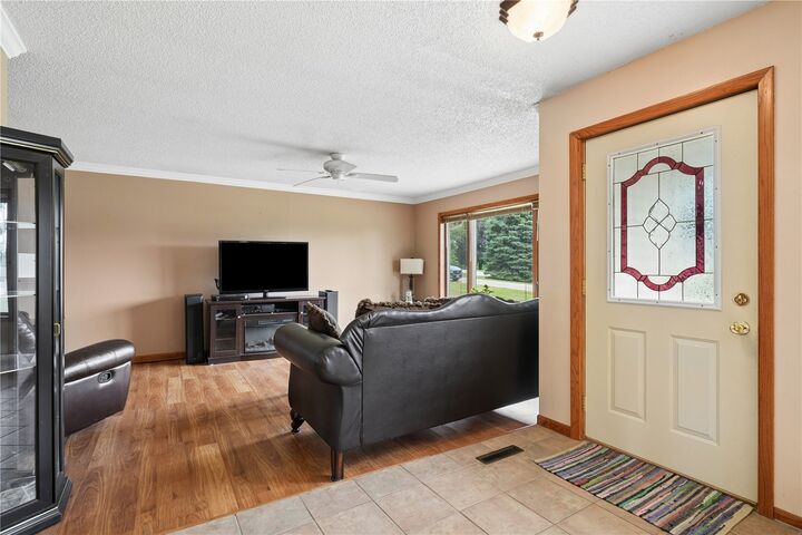 Property Photo:  2914 Windy Ridge Road NE  IA 52338 