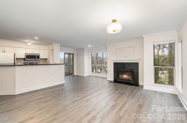 Property Photo:  2512 Cranbrook Lane  NC 28207 