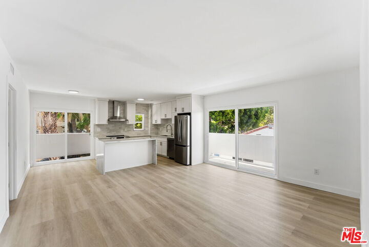 Property Photo:  929 N Stanley Ave, Unit 2  CA 90046 
