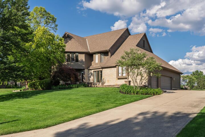 Property Photo: 8460 Davington Drive OH 43017