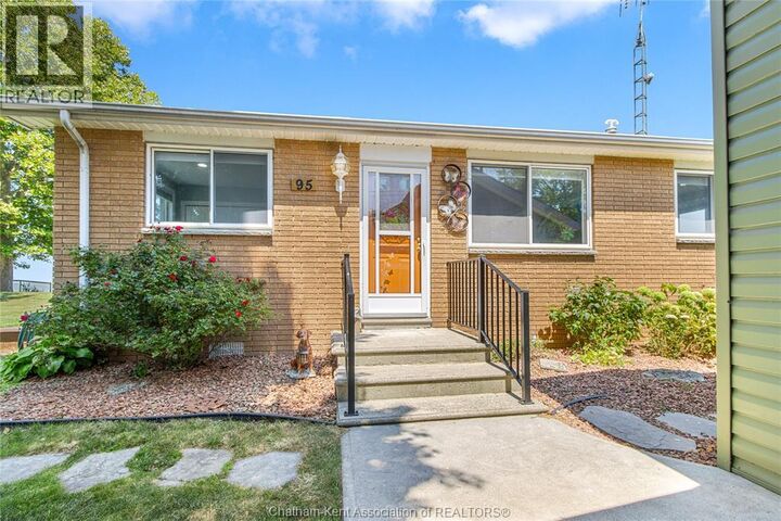 Property Photo:  95 Island Crescent  ON N0P 2L0 