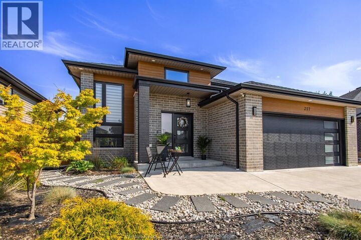 Property Photo:  257 Robinson Avenue  ON N8M 0A8 