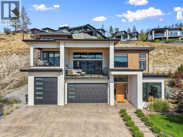 9815 Beacon Hill Crescent — photo 1