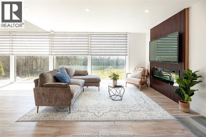 Property Photo:  22 University Drive  ON N7E 4V5 