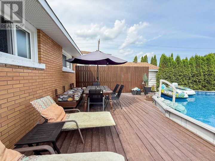 Property Photo:  87 Murton Ave  ON P6C 4G5 