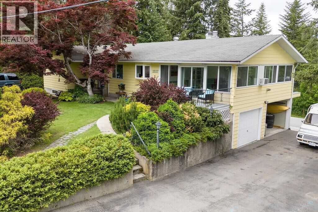 Property Photo: 2527 Islandview Road BC V0E 1H2