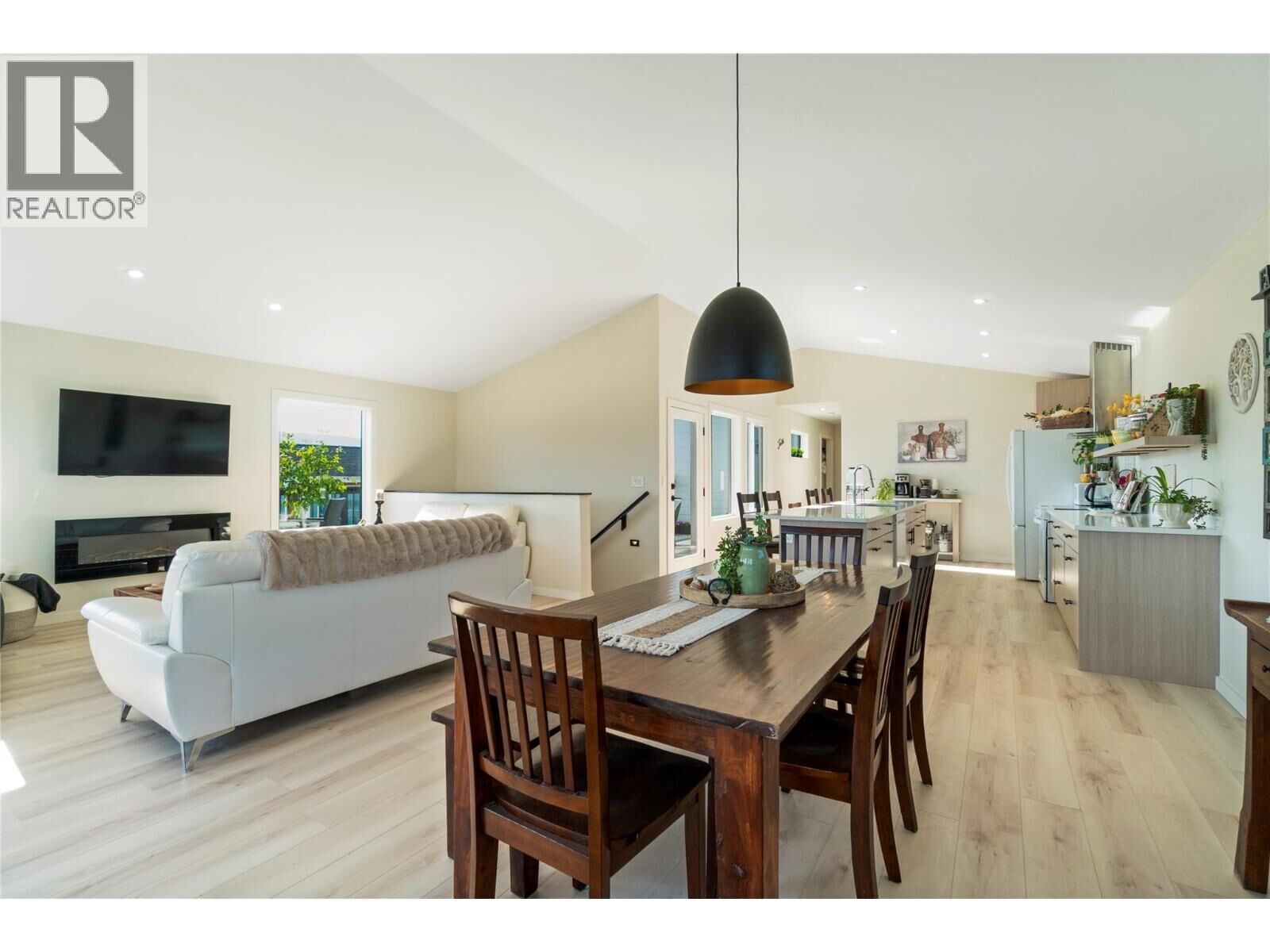 Property Photo: 2545 Panoramic Way BC V0E 1H0