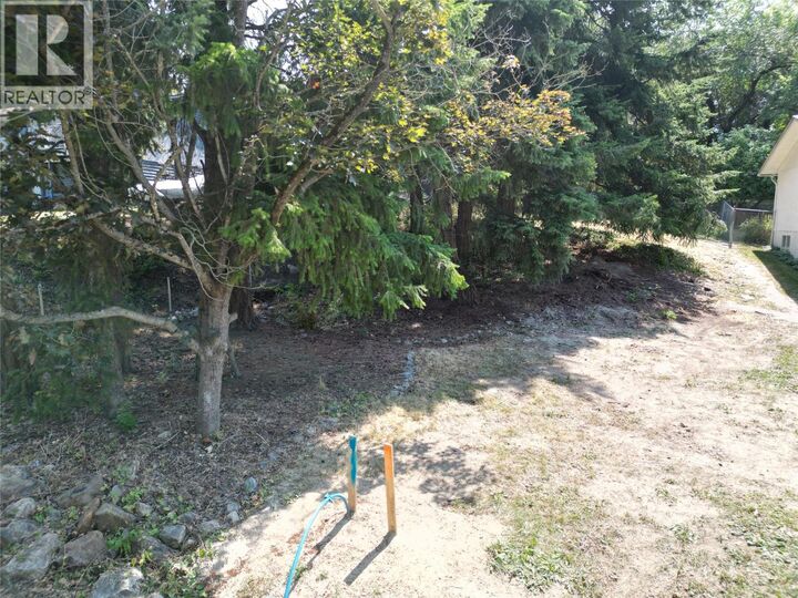 Property Photo:  2110 1 Avenue Northeast  BC V1E 1Z4 