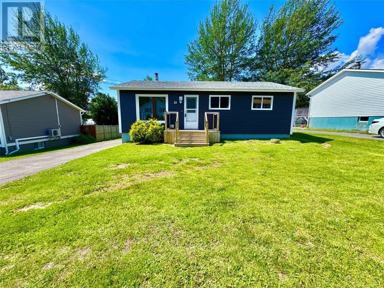 Property Photo: 25 Second Avenue NL A0G 3A0