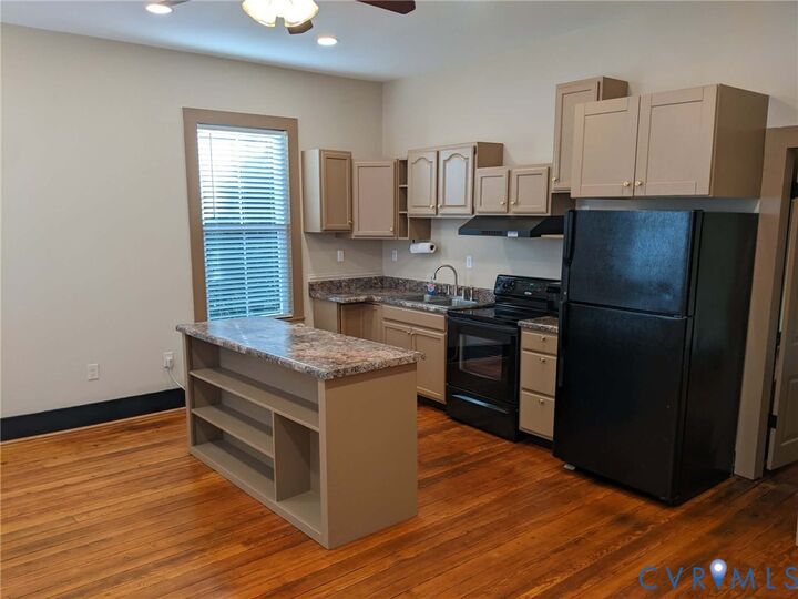 Property Photo: 519-521 Grove Avenue 521 B VA 23803