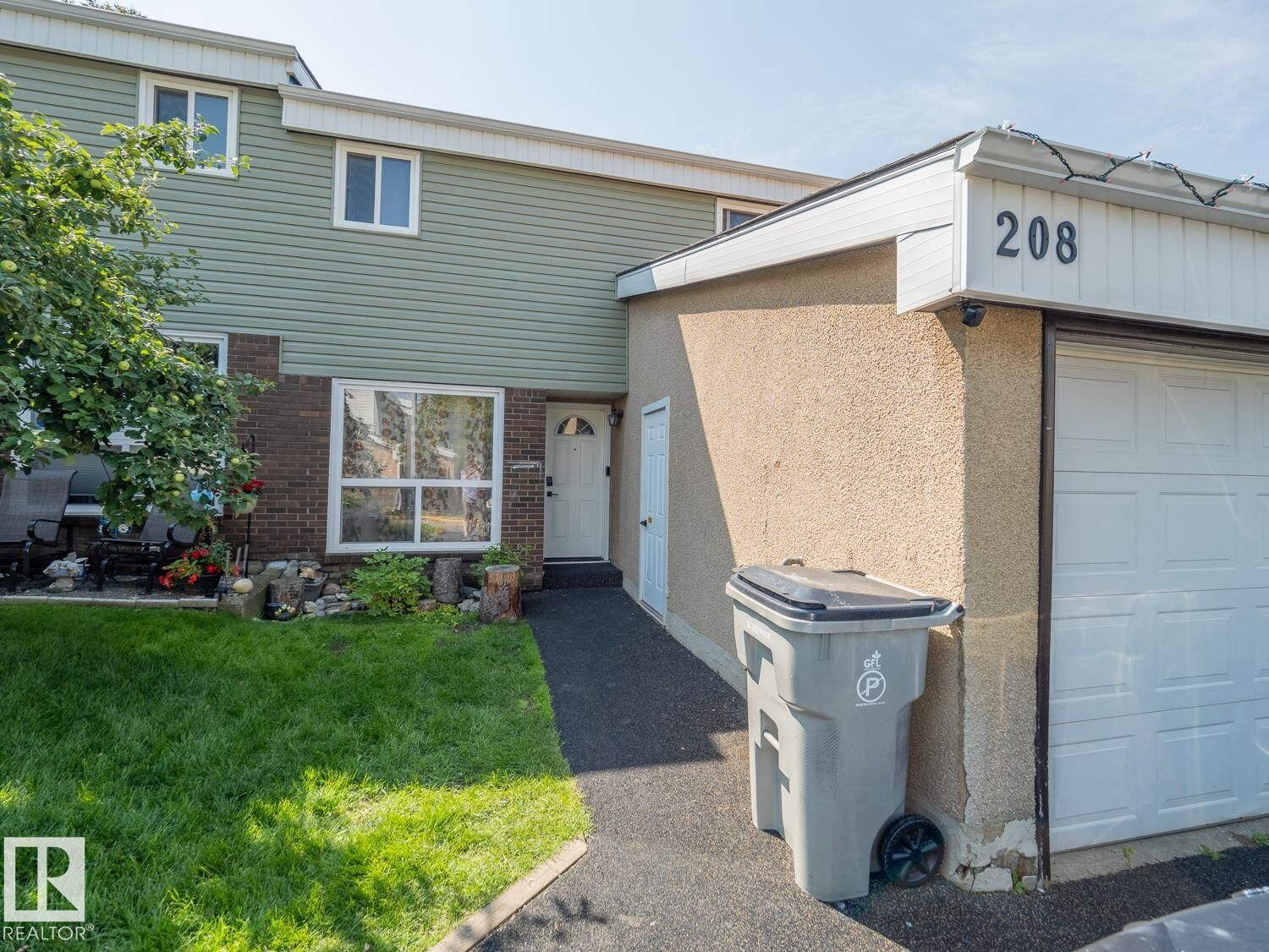 Property Photo:  208 Grandin Village  AB T8N 2J3 