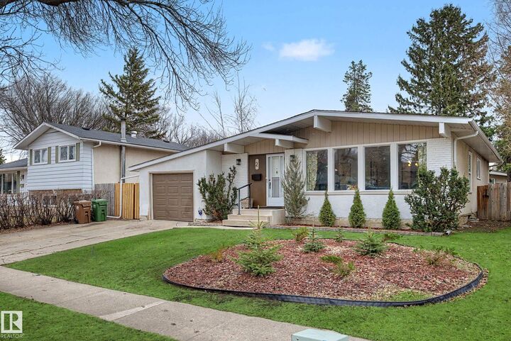 Property Photo:  2 Fermont Street  AB T8N 1W8 