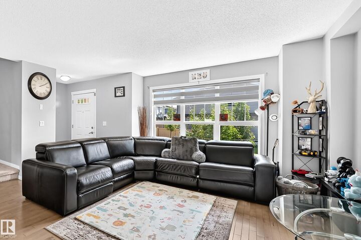 Property Photo: 5280 21 Avenue SW AB T6X 1X3