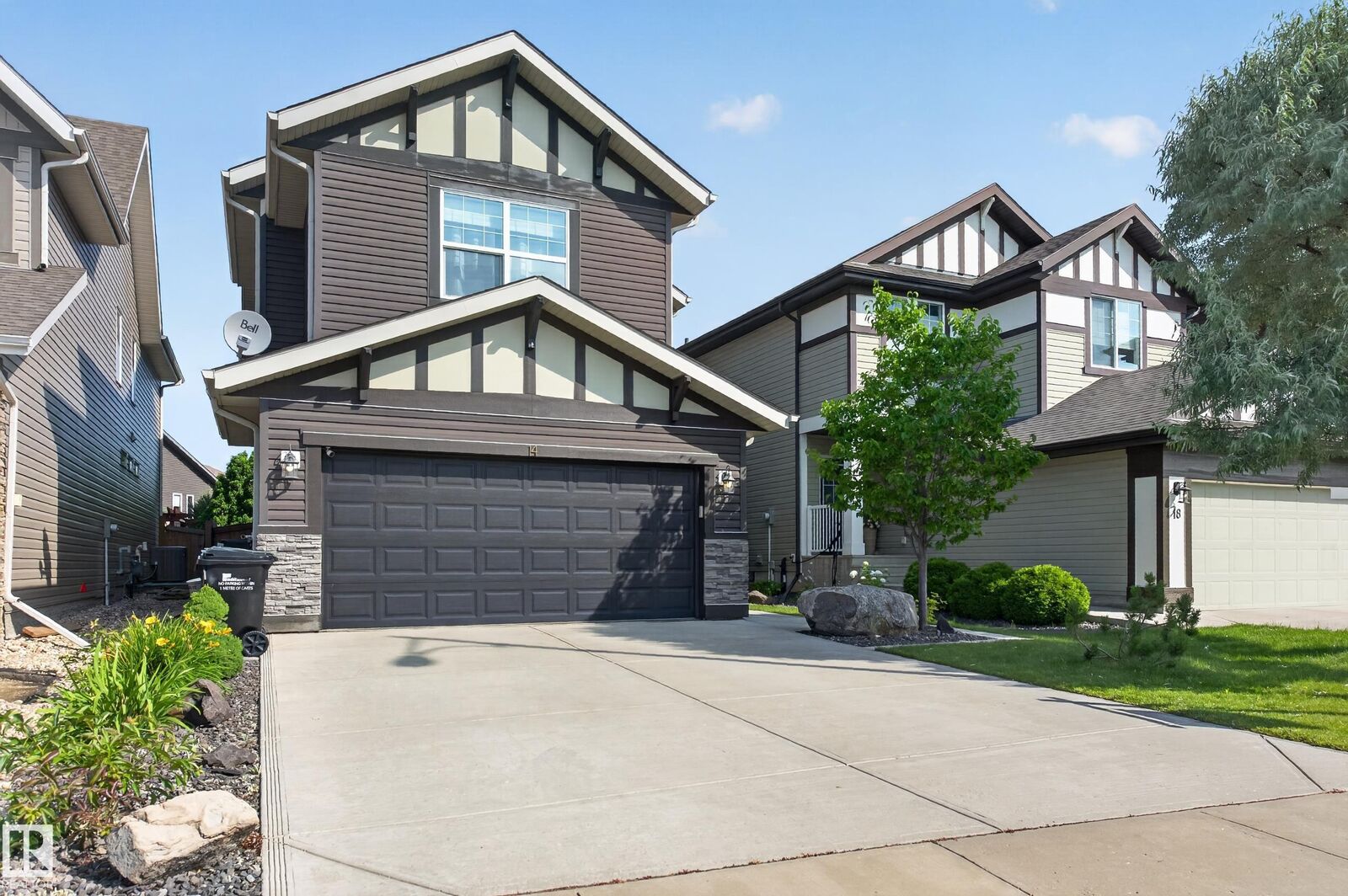 Property Photo:  14 Sunbury Place  AB T8H 0Y1 