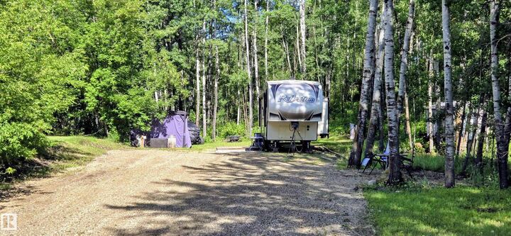 Property Photo:  16 Conifer Crescent  AB T0E 0V0 