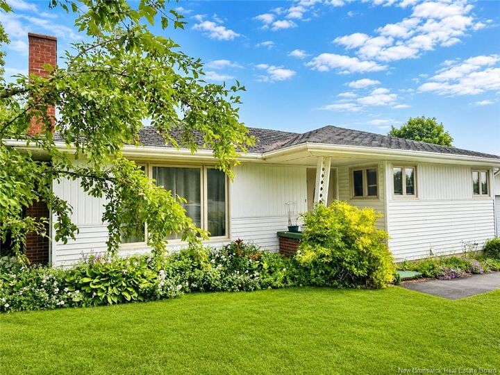688 Eh Daigle Boulevard — photo 1