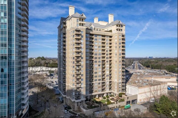 Property Photo: 3334 Peachtree Road NE 1001 GA 30326