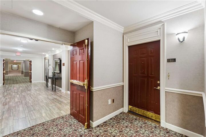 Property Photo: 3334 Peachtree Road NE 1001 GA 30326