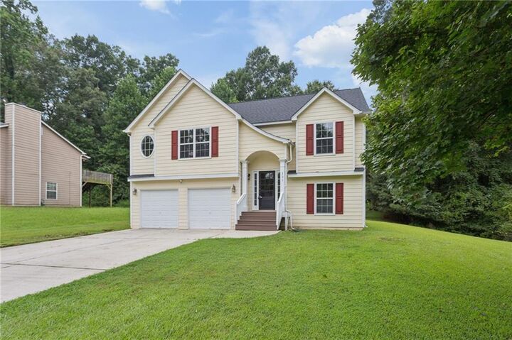 Property Photo: 785 Pinewood Drive GA 30064