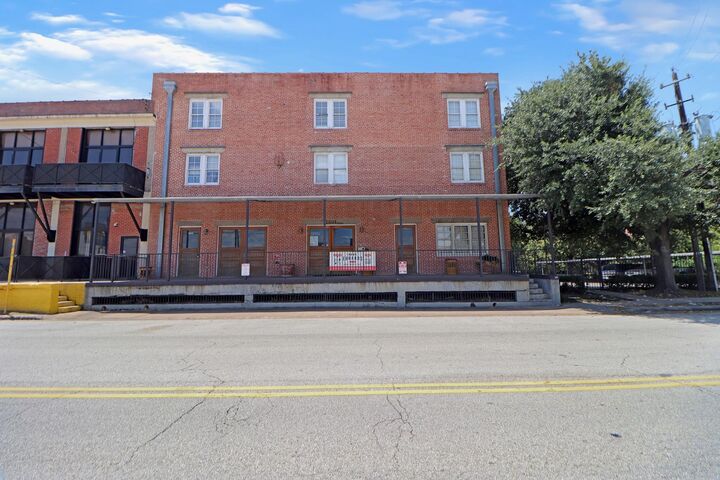 Property Photo: 1011 Wood Street 201 TX 77002
