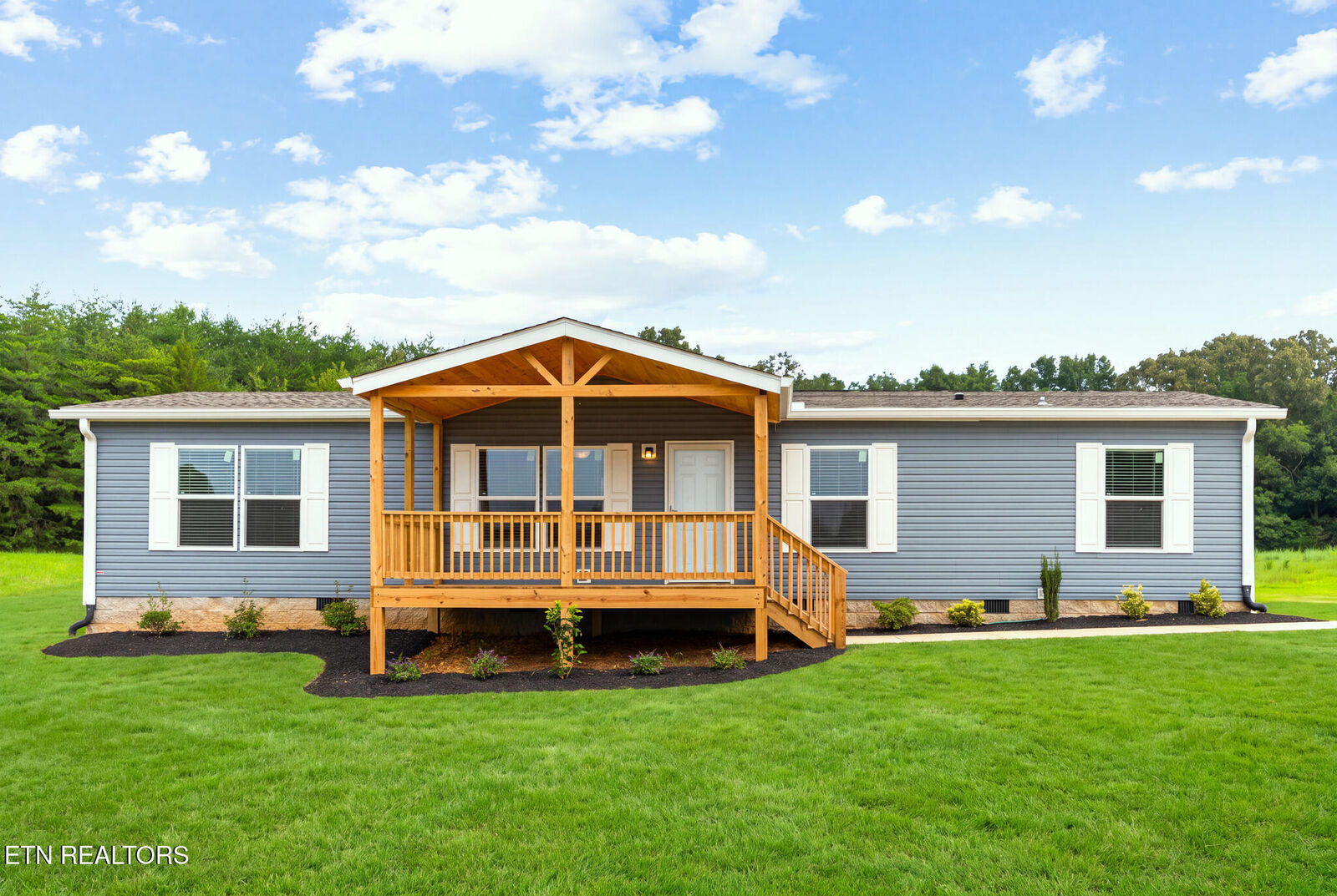 Property Photo: 399 County Road 784A TN 37331