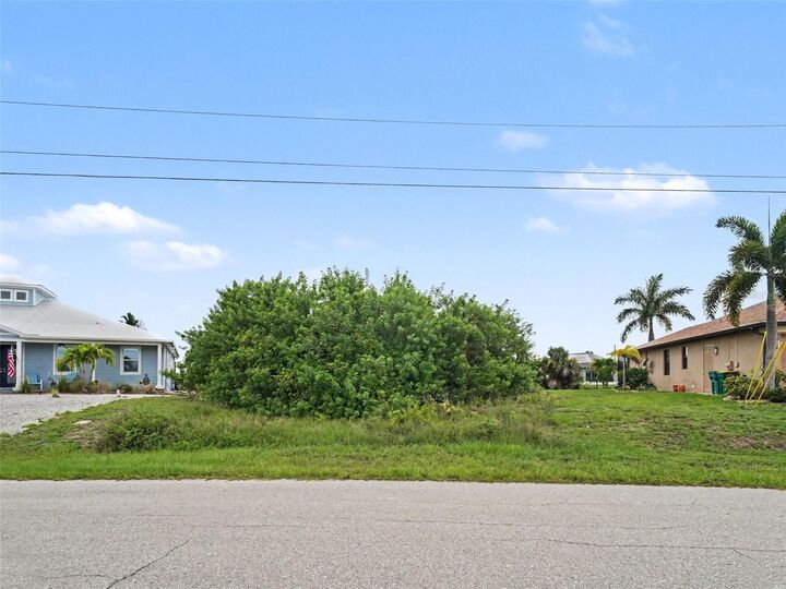Property Photo:  14278 Maysville Circle  FL 33981 