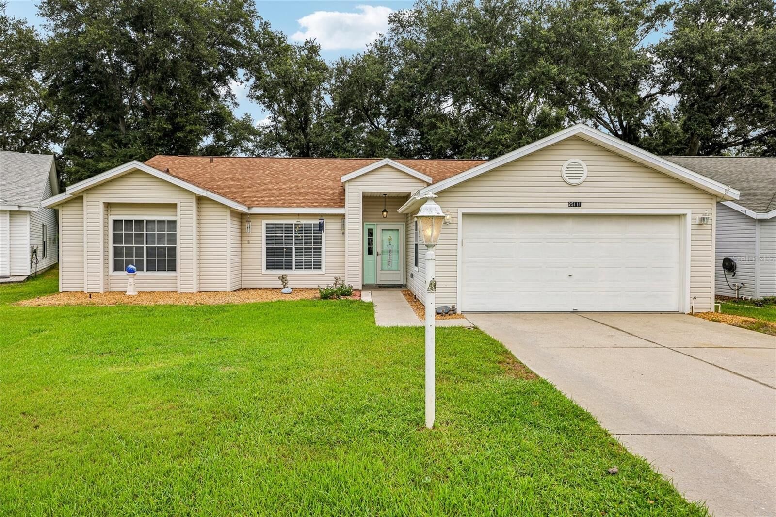 Property Photo: 25111 Bonnie Blue Court FL 34748