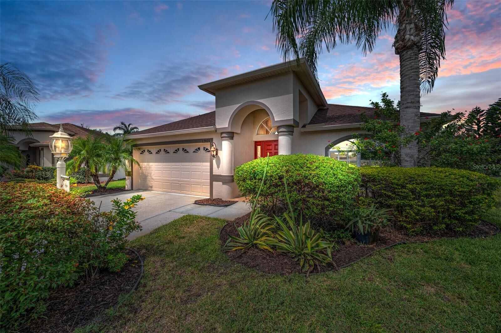Property Photo:  12021 Fern Terrace Court  FL 34655 