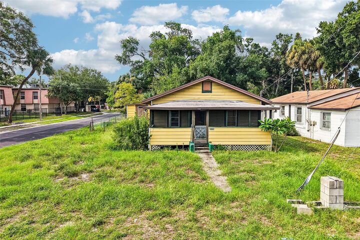 Property Photo: 1002 W Nassau Street FL 33607