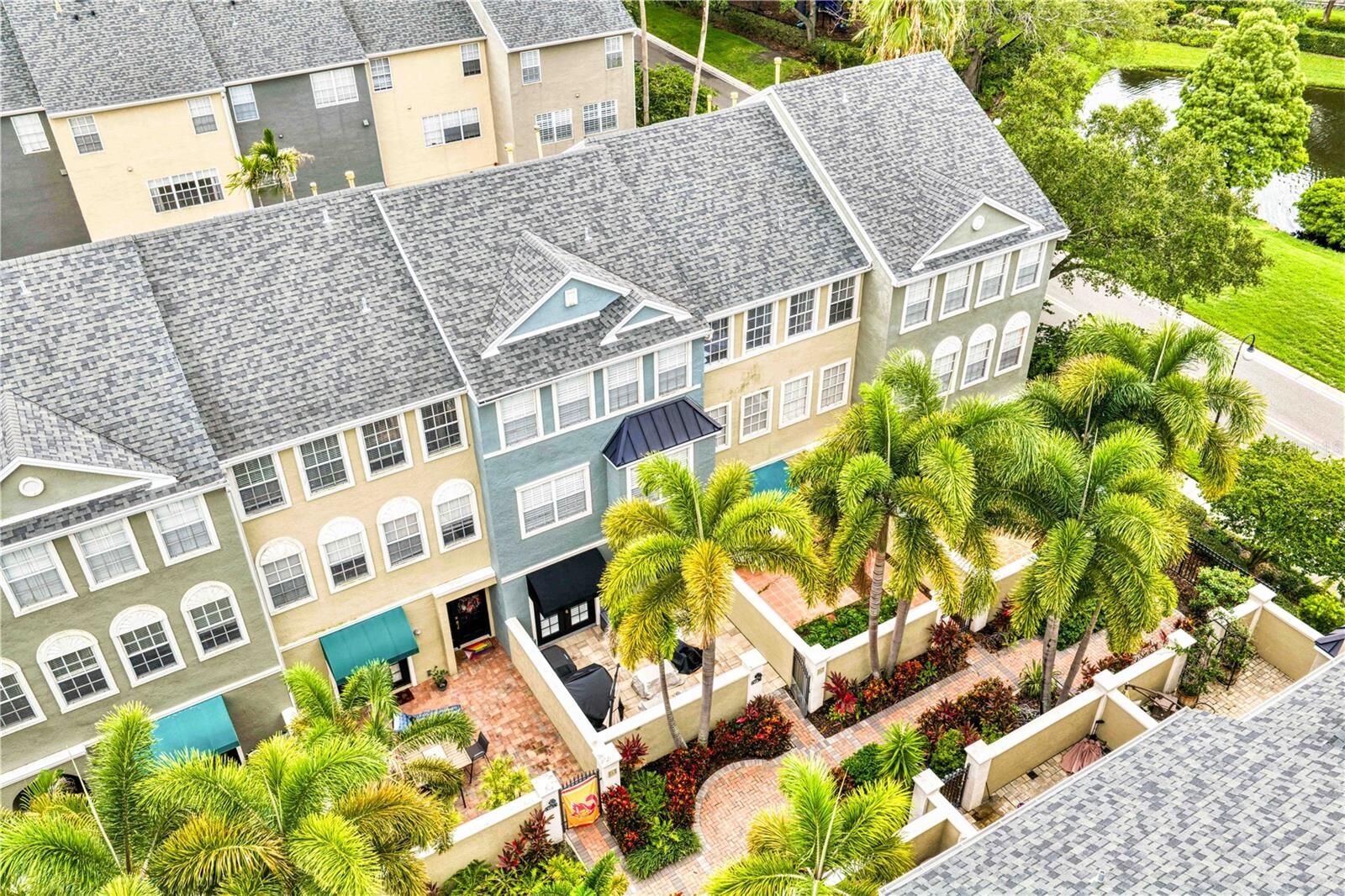Property Photo: 1425 Harbour Walk Road FL 33602