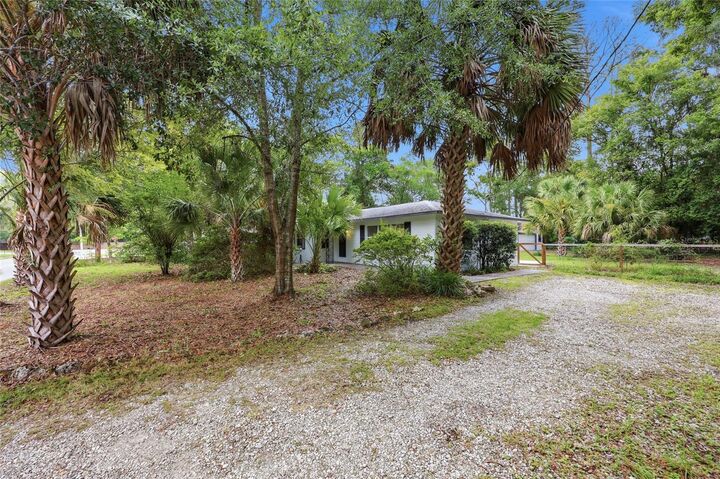 Property Photo:  1503 NW 17th Street  FL 32605 