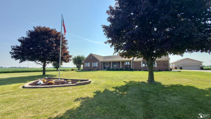 Property Photo:  8940 S Dixie Highway  MI 48133 