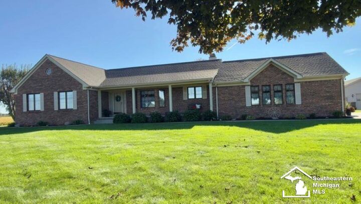 Property Photo:  8940 S Dixie Highway  MI 48133 