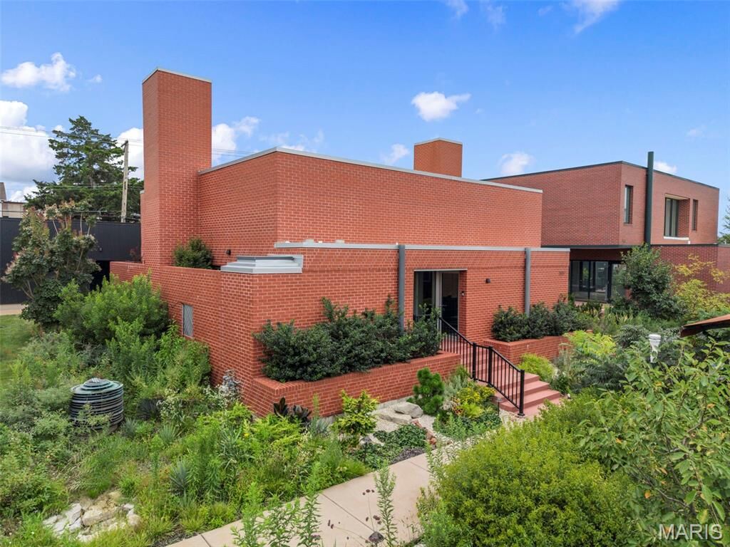 Property Photo:  3830 Olive Street  MO 63108 