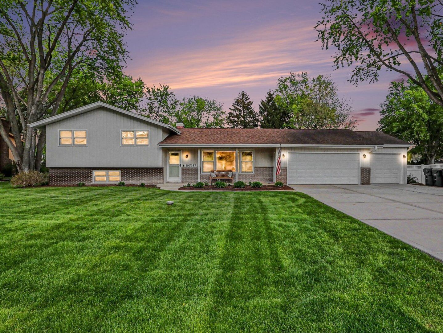 Property Photo:  